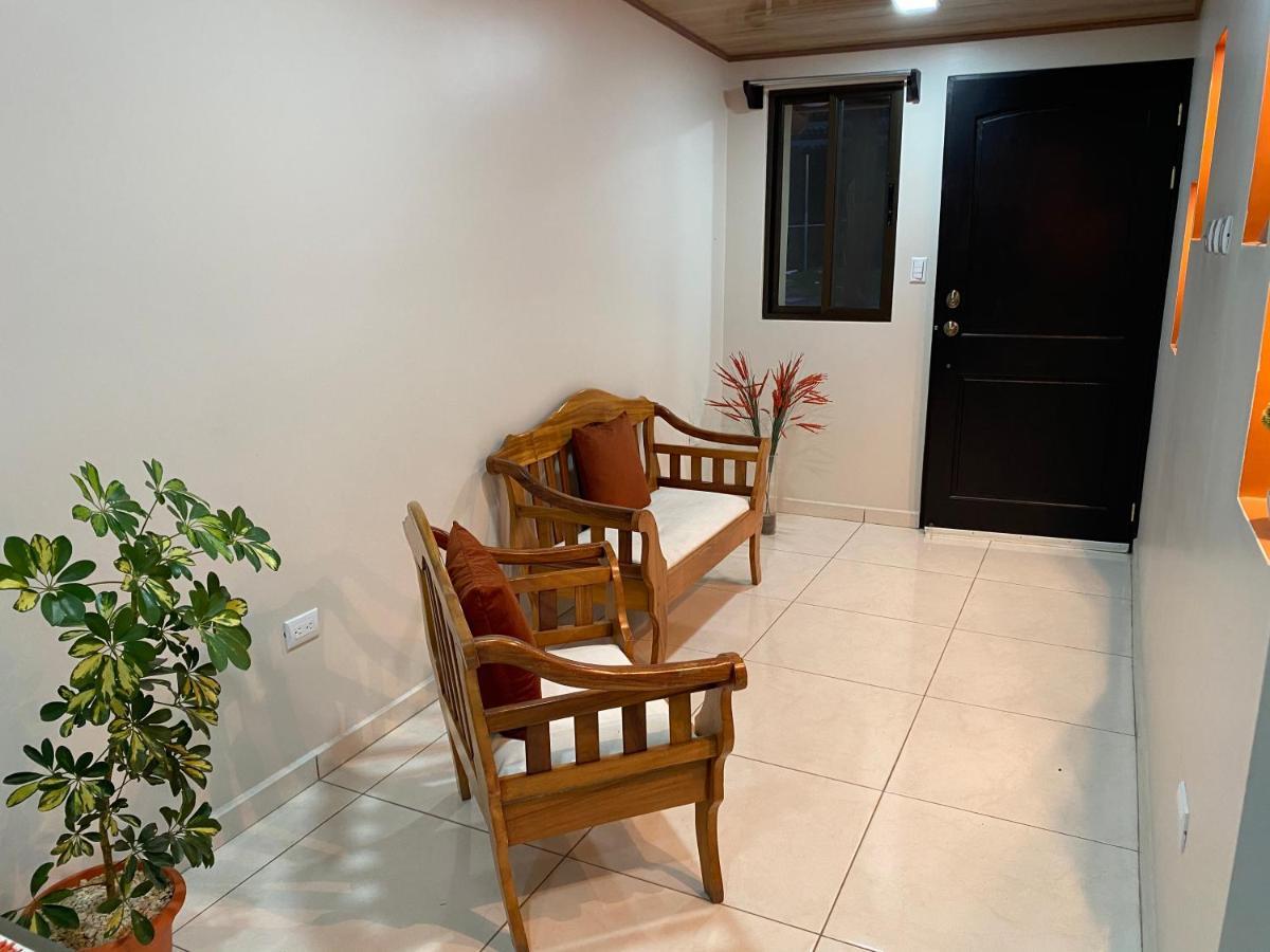 Pura Vida Apartment. 5 Min From Airport Alajuela Eksteriør bilde